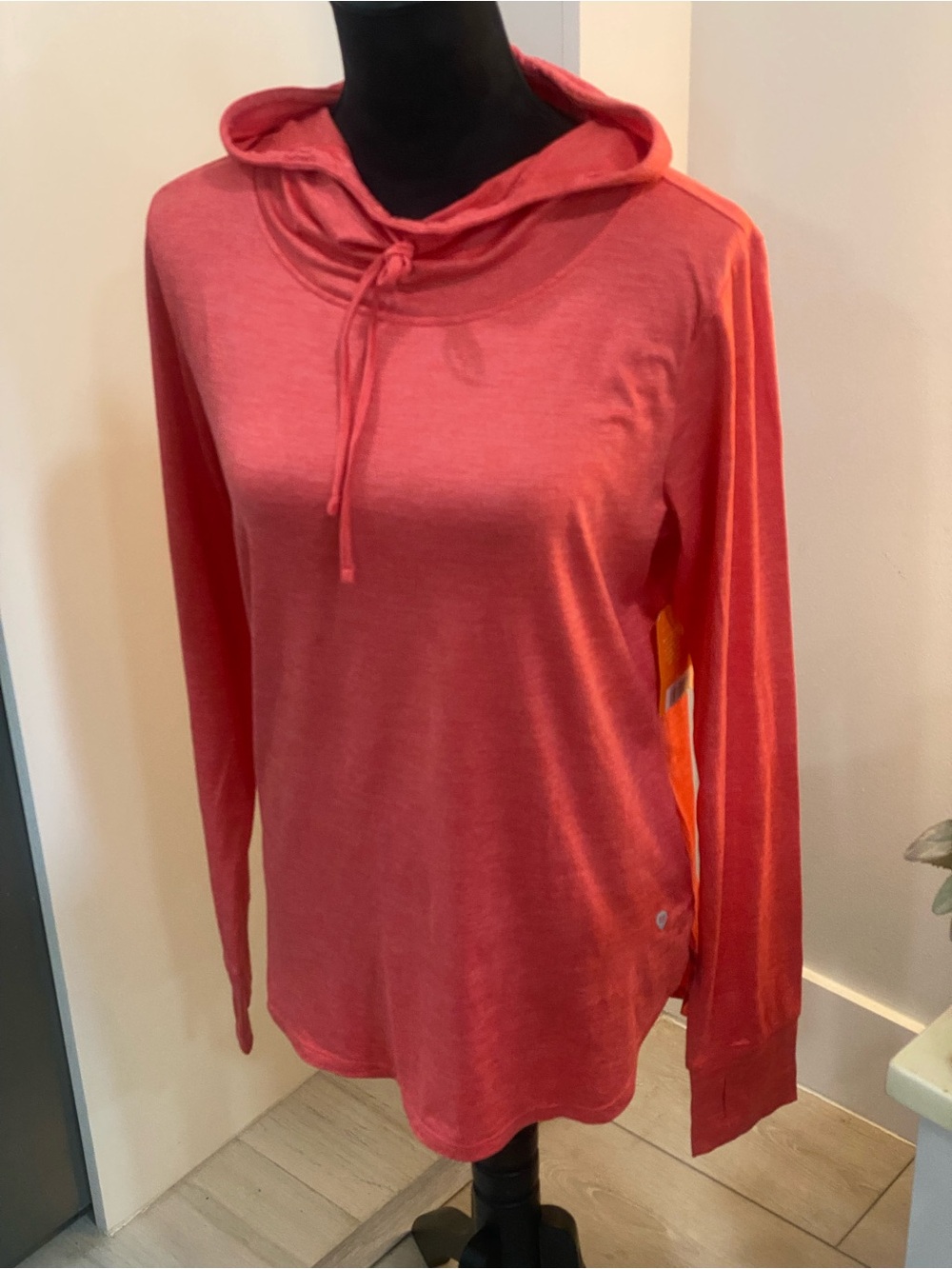 Muuv Coral Hooded Long-Sleeve Pullover sweatshirt